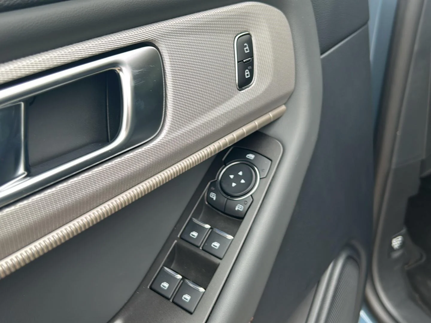 New 2026 Vapor Blue Metallic Ford Active image 13