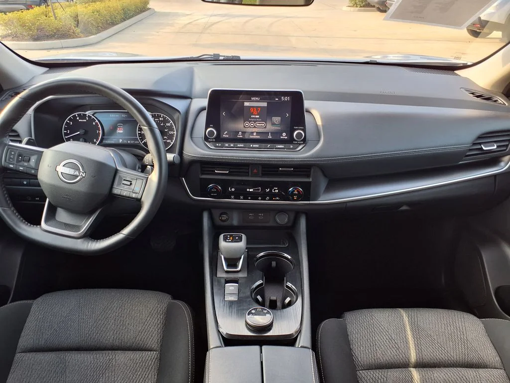 Used 2025 Silver Nissan SV image 25