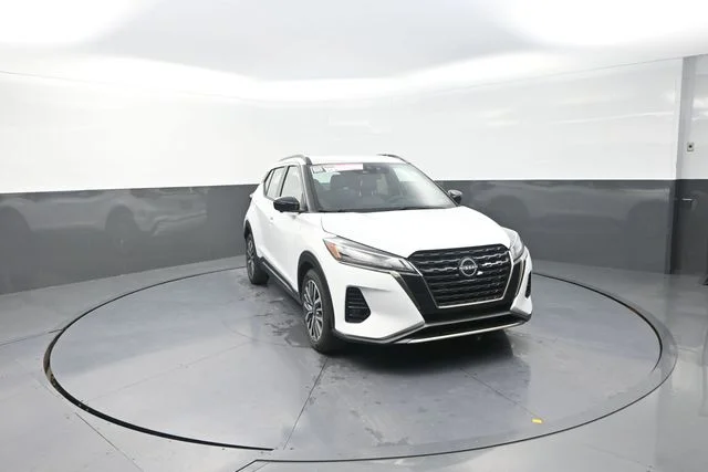 Used 2024 White Nissan SR image 35
