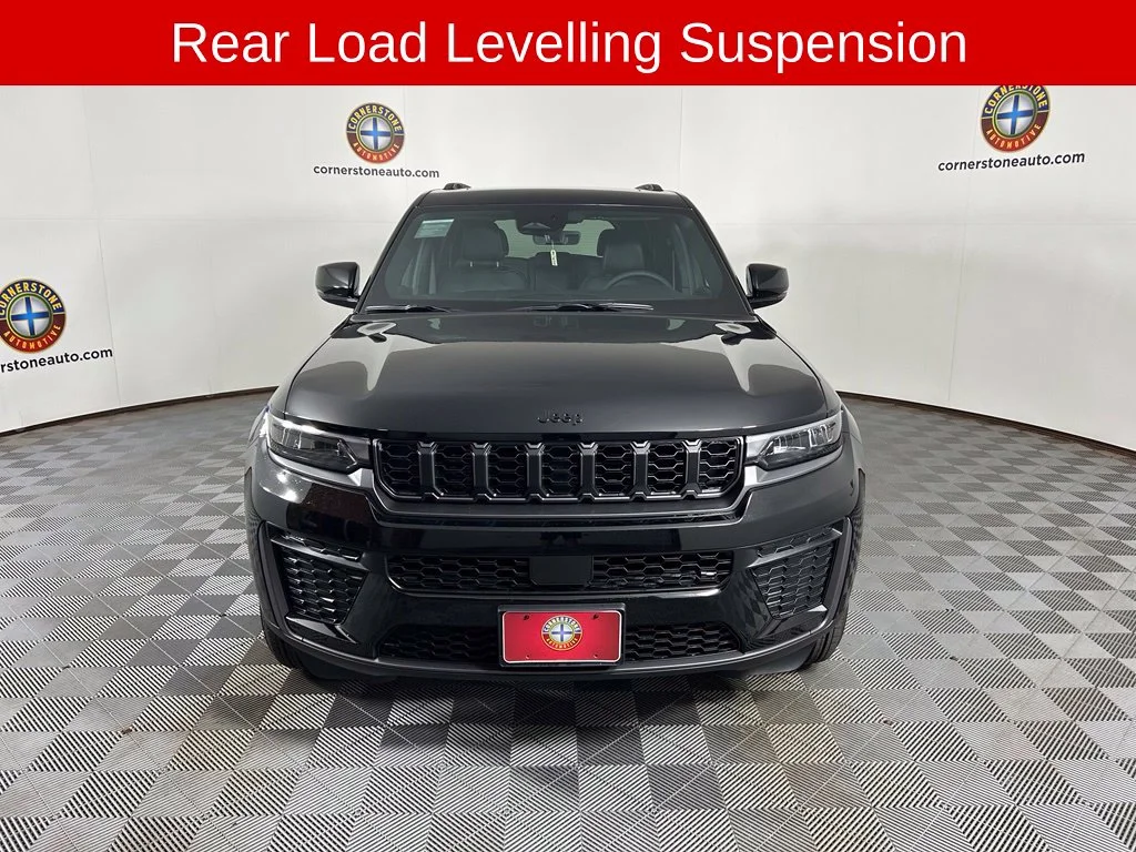 New 2026 Diamond Black Crystal Pearl-Coat Exterior Paint Jeep Altitude image 14