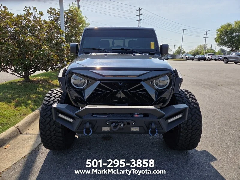 Used 2022 Black Clearcoat JEEP OVERLAND image 2