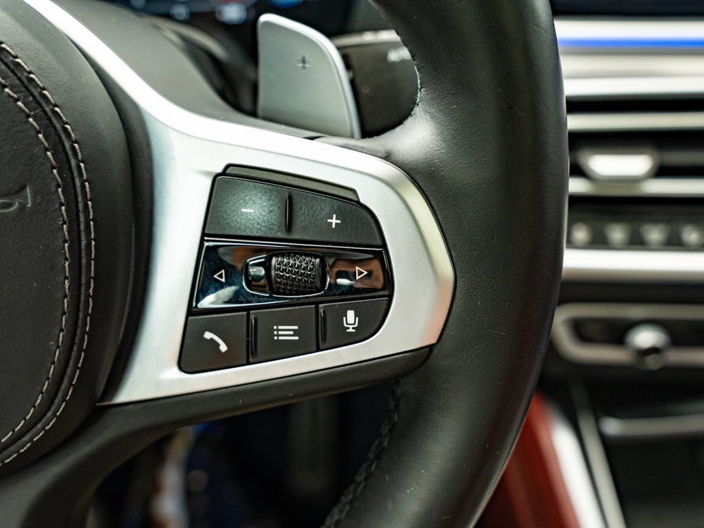 Used 2021 Black Sapphire Metallic BMW M50i image 29