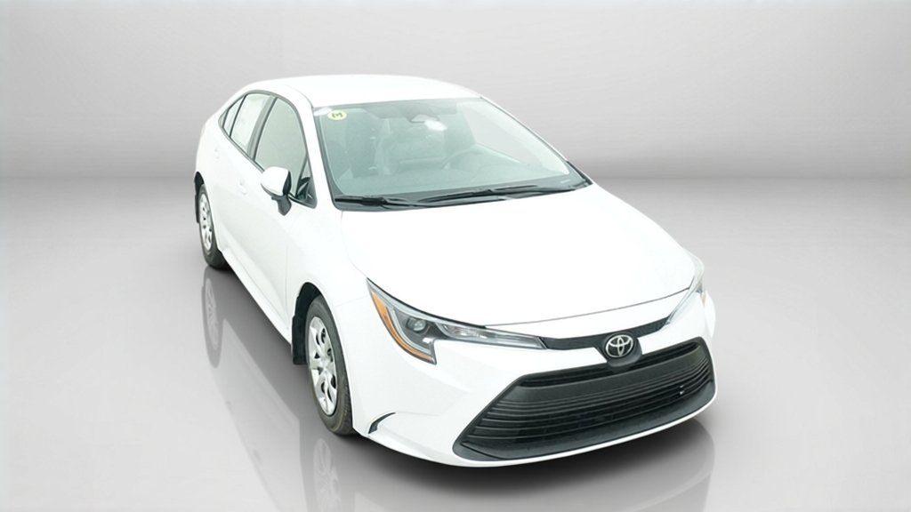 New 2027 Wind Chill Pearl Toyota LE image 4