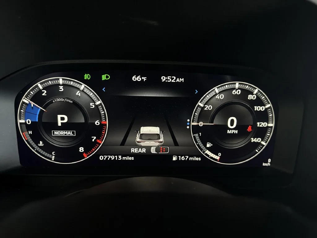 Used 2022 Mercury Gray Metallic Mitsubishi SE image 23