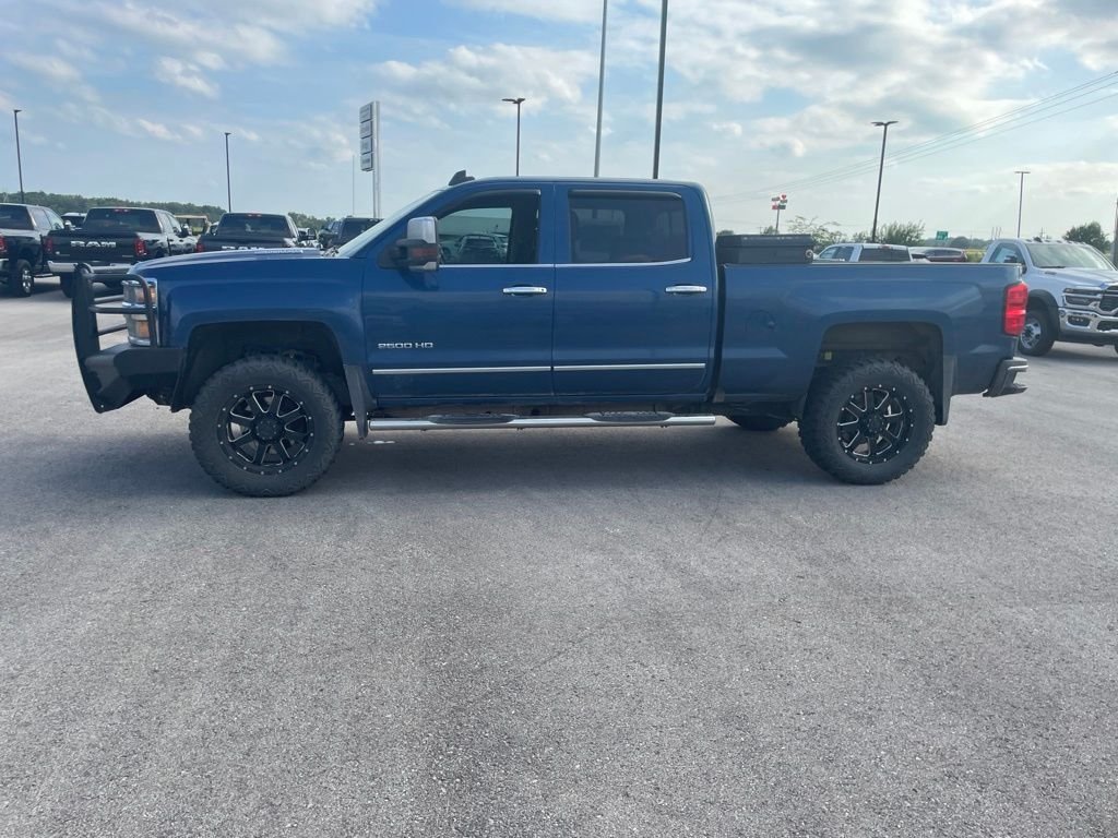 Used 2015 Blue Chevrolet LTZ image 2