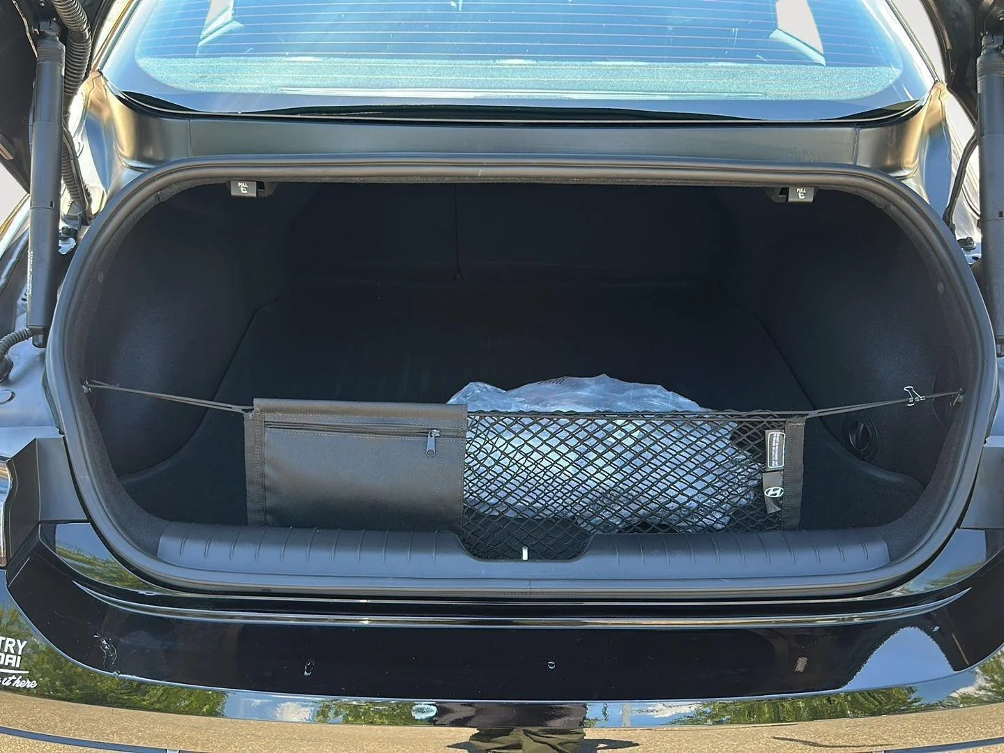 Used 2024 BLACK HYUNDAI SE image 15
