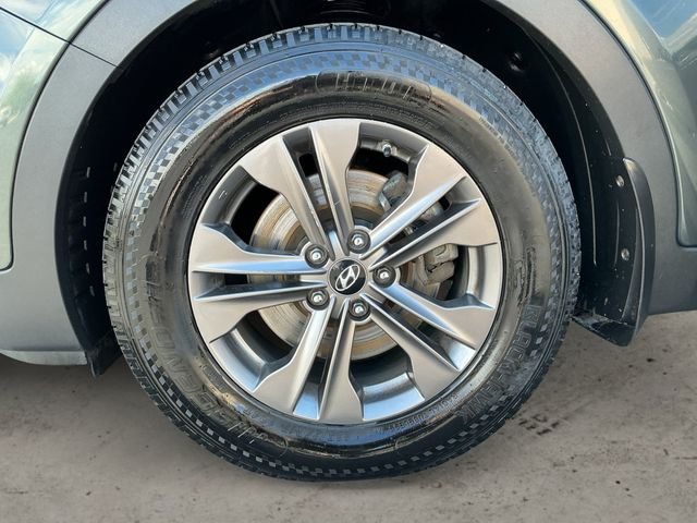 Used 2013 Green Hyundai Base image 9