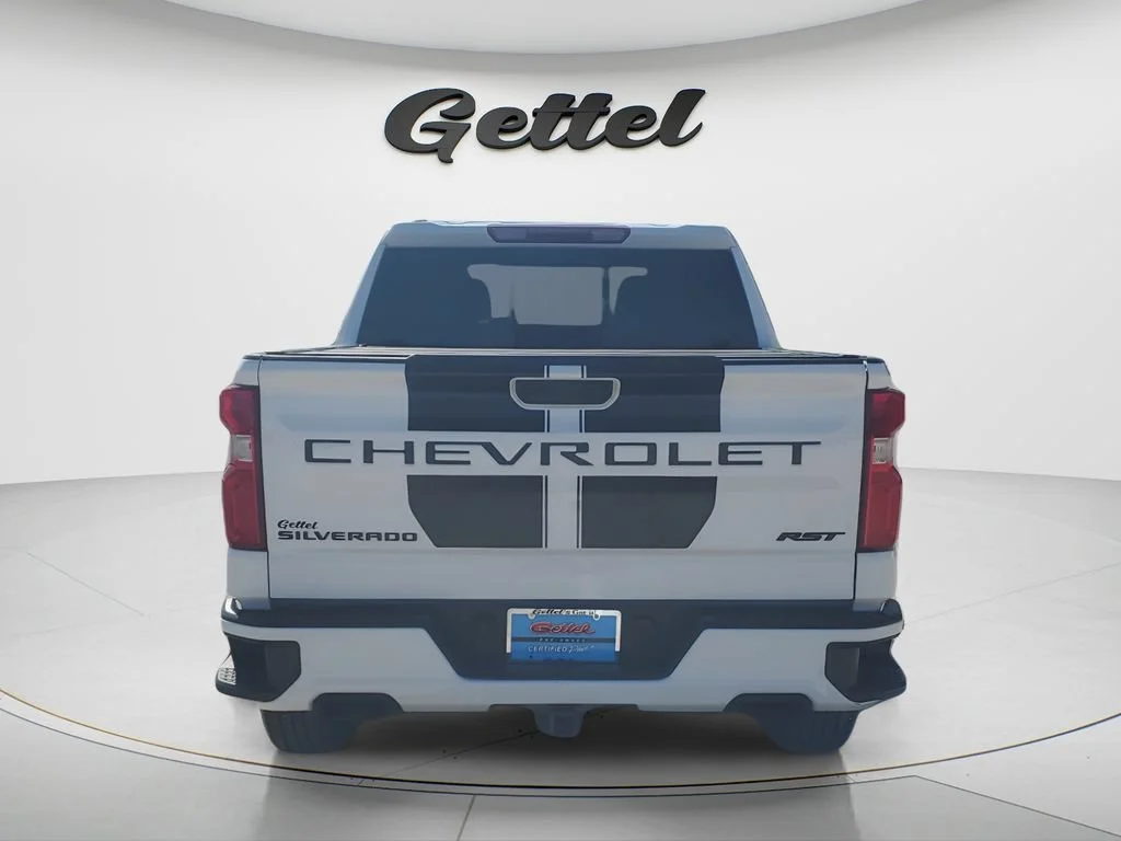 Used 2024 Summit White Chevrolet RST image 13