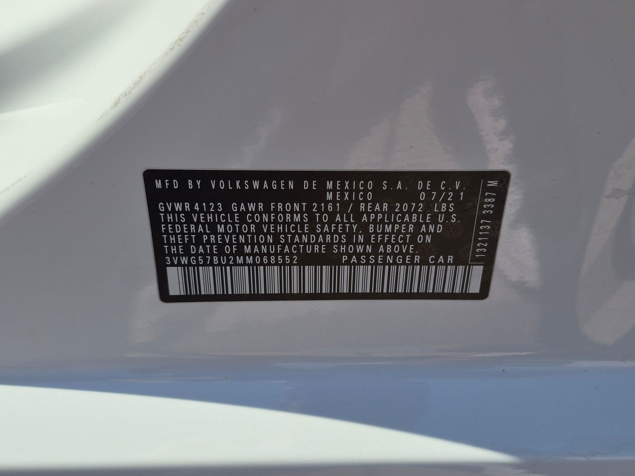 Used 2021 Pure White Volkswagen SEL Premium image 33
