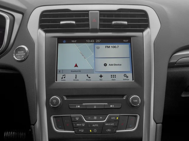 Used 2018  Ford SE image 17