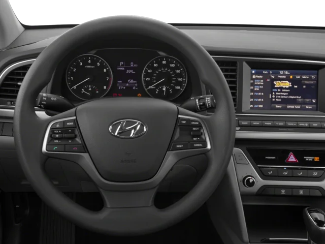 Used 2018 Gray Hyundai SE image 4