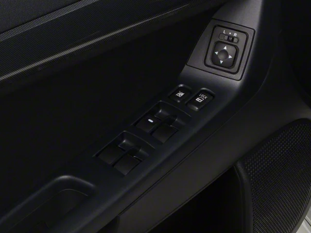 Used 2010 White Mitsubishi ES image 19
