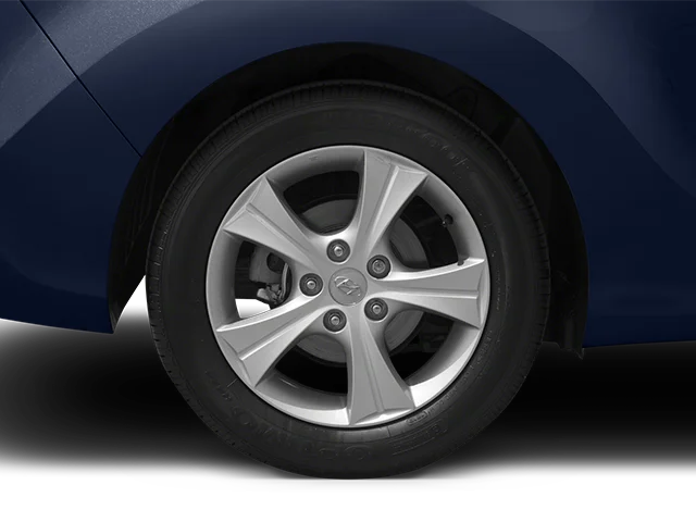 Used 2013 White Hyundai GS image 16