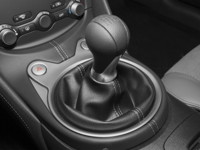 Used 2016 Red Nissan Base image 12