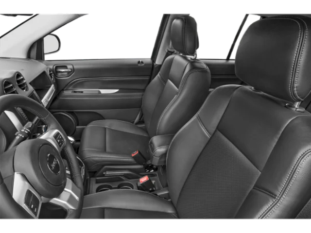 Used 2015 Blue Jeep Latitude image 6