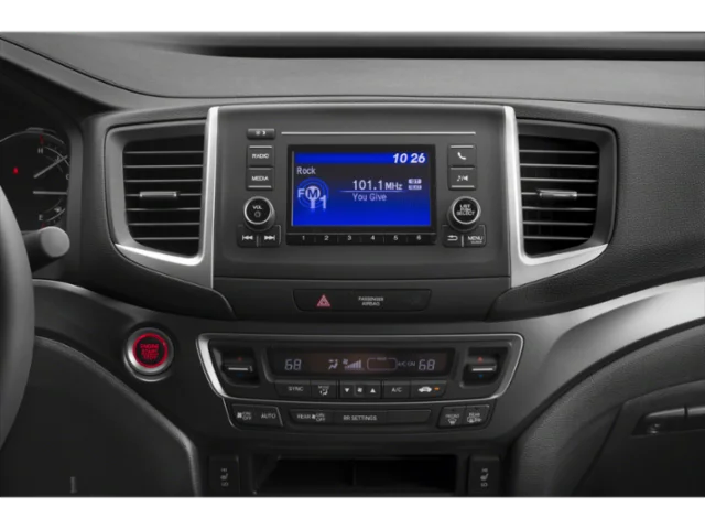 Used 2019 Forest Mist Metallic Honda RTL image 10