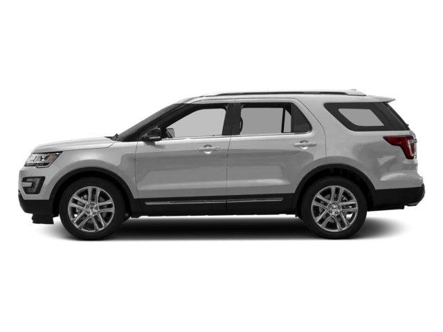 Used 2017 Ingot Silver Ford XLT image 3