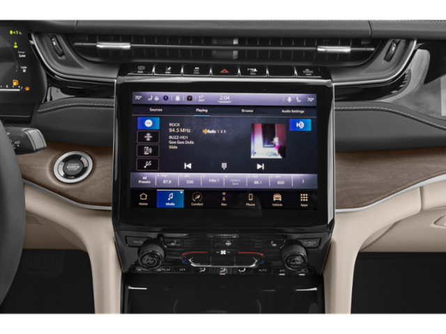 New 2023 Bright White Clear-Coat Exterior Paint Jeep 4xe image 7