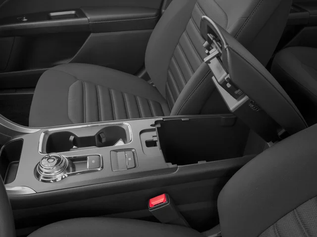 Used 2018  Ford SE image 15