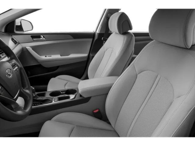 Used 2015 Black Hyundai SE image 6