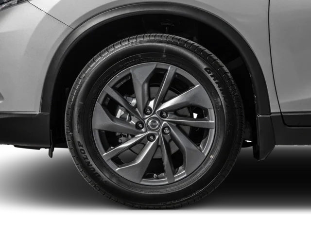 Used 2016 Pearl White Nissan SL image 8