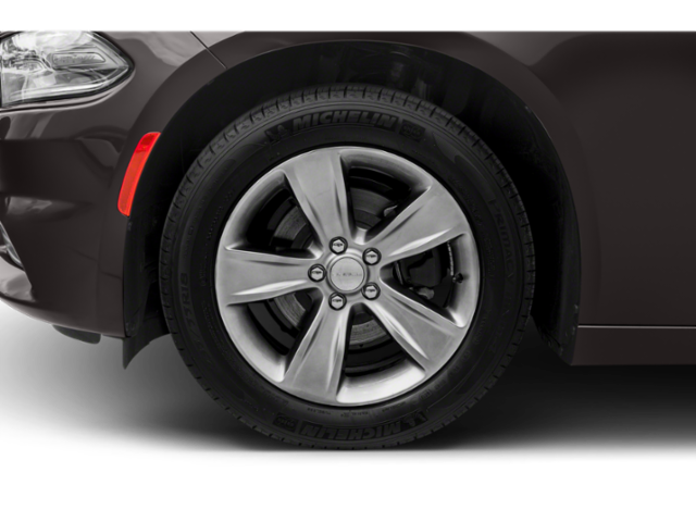 Used 2015 Red Dodge SXT image 8