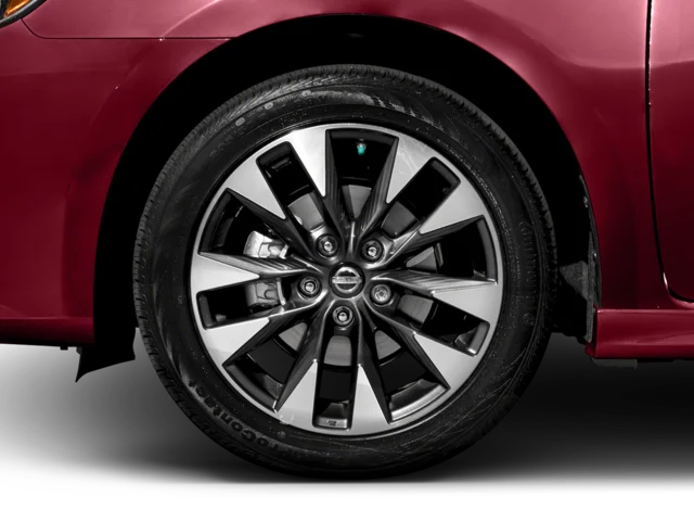 Used 2016 Silver Nissan S image 8