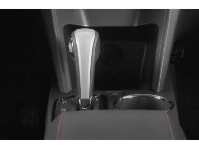 Used 2015 WHITE Chevrolet LTZ image 8