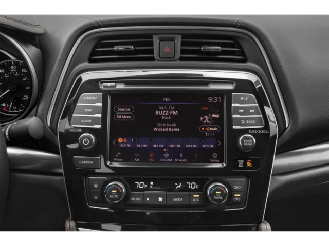 Used 2021 Black Nissan SR image 7