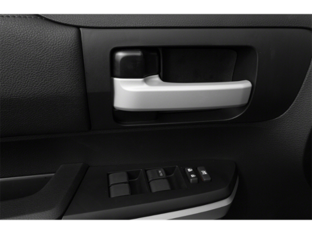 Used 2015 Silver Toyota SR5 image 17