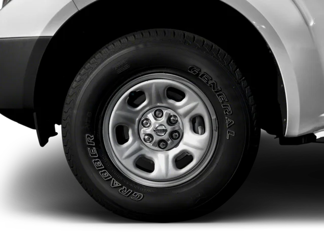 Used 2018 White Nissan S image 8