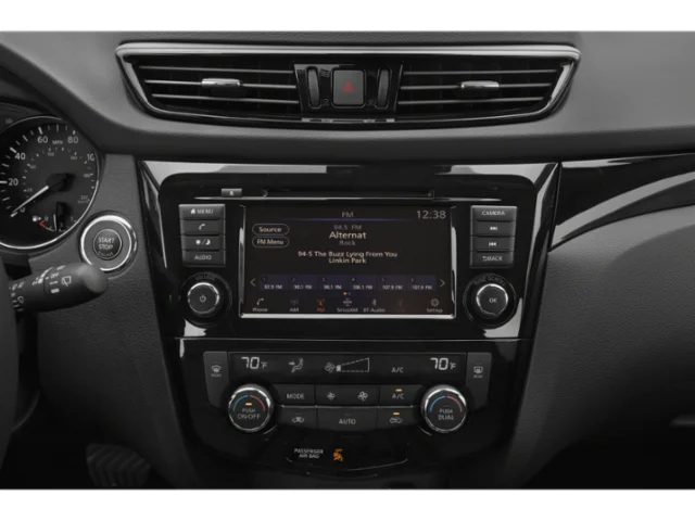 Used 2020 Pearl White Tricoat Nissan SV image 7