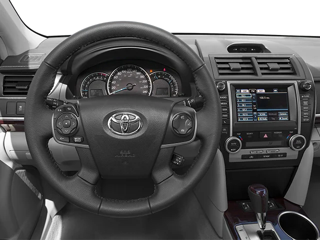 Used 2013 Red Toyota XLE image 4