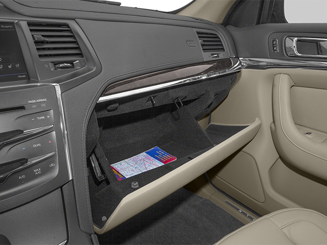 Used 2013  Lincoln Base image 16
