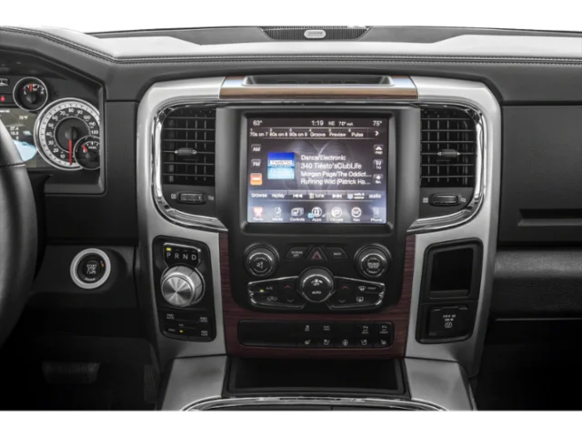 Used 2018  Ram Laramie image 10