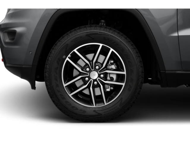 Used 2018 Bright White Clearcoat Jeep Trailhawk image 8