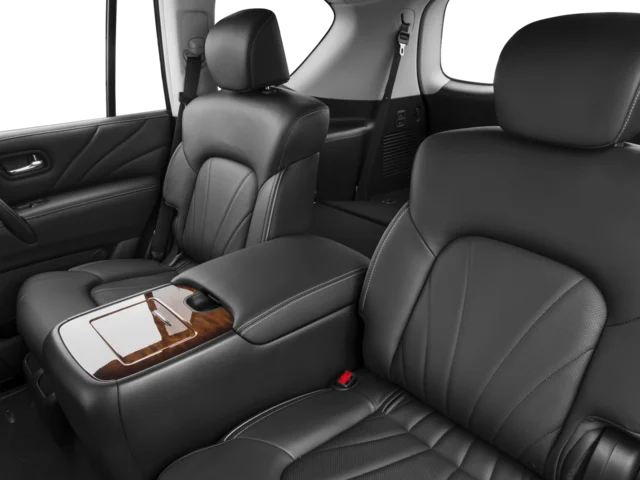 Used 2017  INFINITI RWD image 14