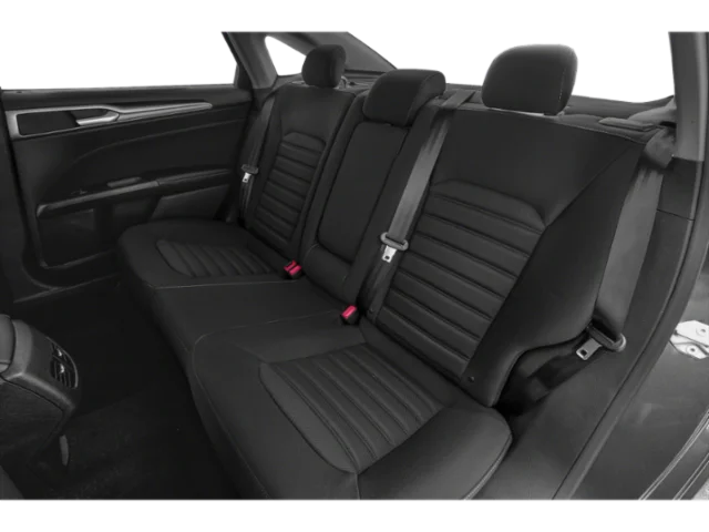 Used 2020 Silver Ford SE image 16