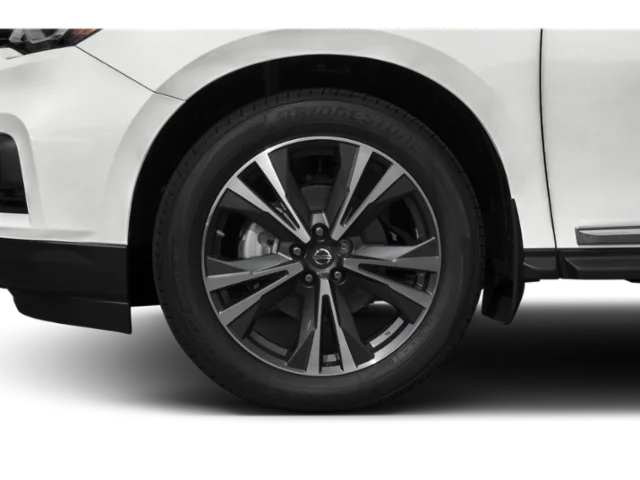 Used 2020 White Nissan Platinum image 8