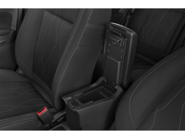 Used 2021 Red Ford SE image 11