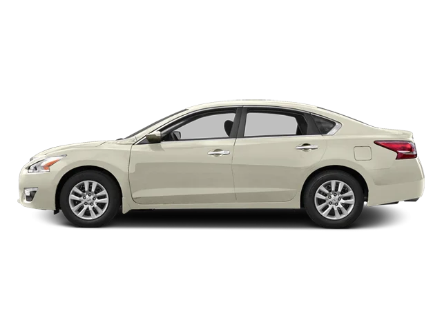 Used 2014 White Nissan 2.5 S image 3
