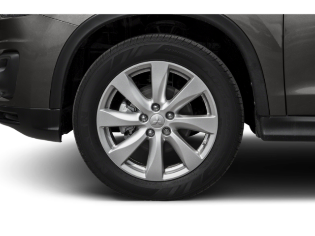 Used 2015  Mitsubishi SE image 11