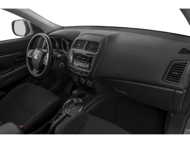 Used 2015  Mitsubishi SE image 18