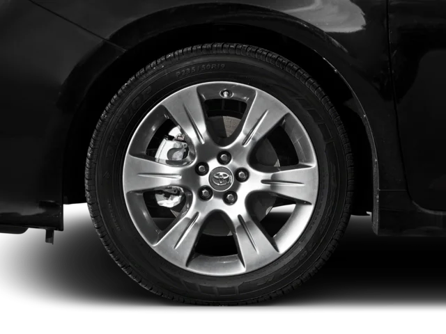Used 2017 Silver Sky Metallic Toyota SE Premium image 18