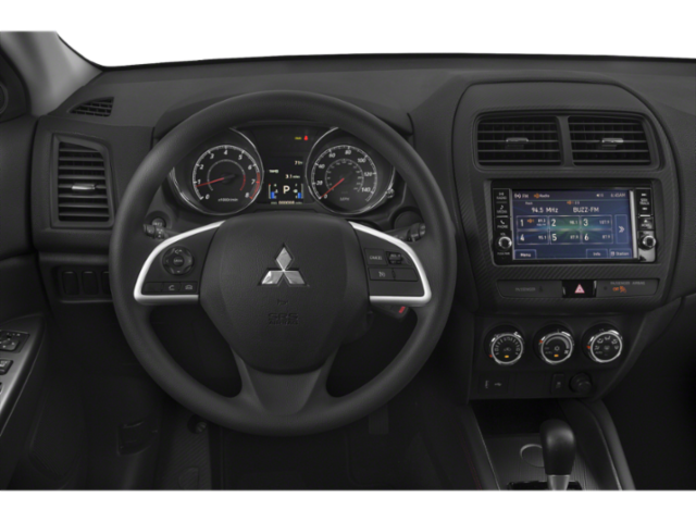 Used 2018 White Mitsubishi SE image 4