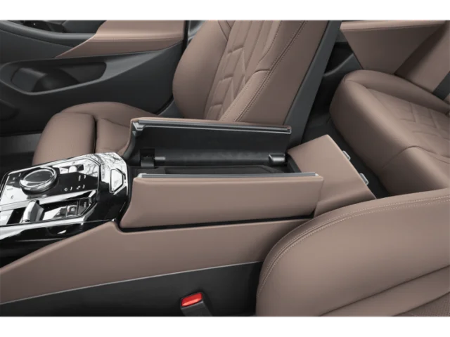 New 2027 Black Sapphire Metallic BMW 550e xDrive image 11