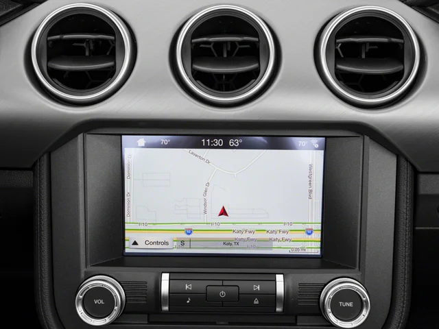 Used 2018 White Ford GT Premium image 13