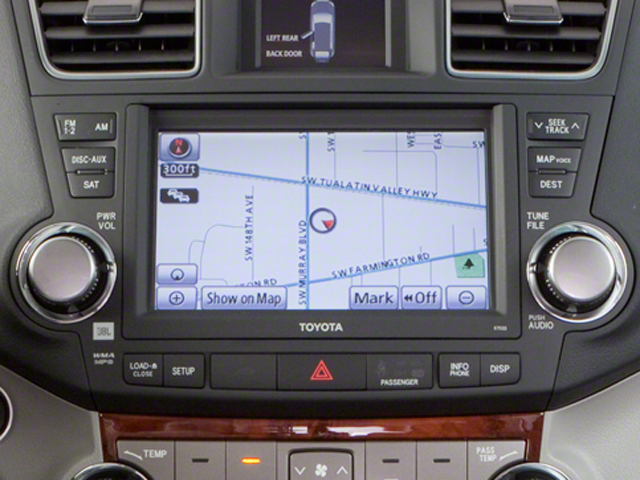 Used 2013 Black Toyota SE image 9