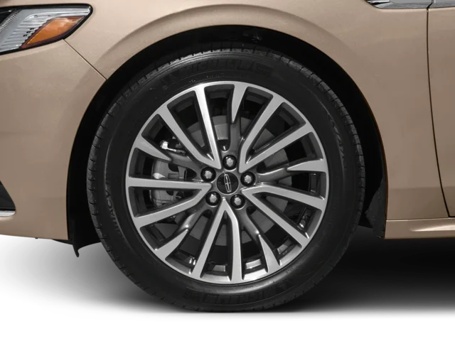 Used 2017 White Lincoln Select image 8