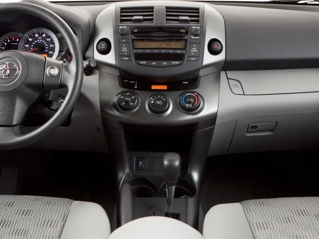 Used 2010  Toyota Sport image 12